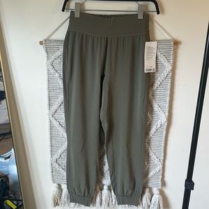 NWT Lululemon - Sun Setter Jogger 7/8 length